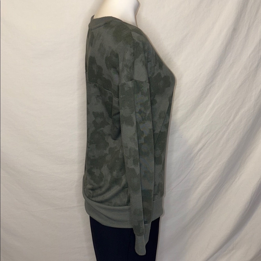 Mondetta Camo Sweatshirt - Picture 3 of 7